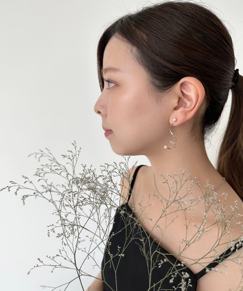 ciite'(シーテ)の「kurukuru pearl Pierce (両耳用)(ピアス(両耳用)・レディース・シルバー/ゴールド・FREE)」の4枚目の写真