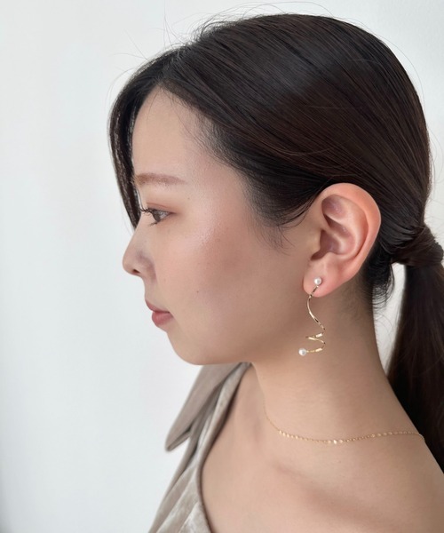 ciite'(シーテ)の「kurukuru pearl Pierce (両耳用)(ピアス(両耳用)・レディース・シルバー/ゴールド・FREE)」の5枚目の写真