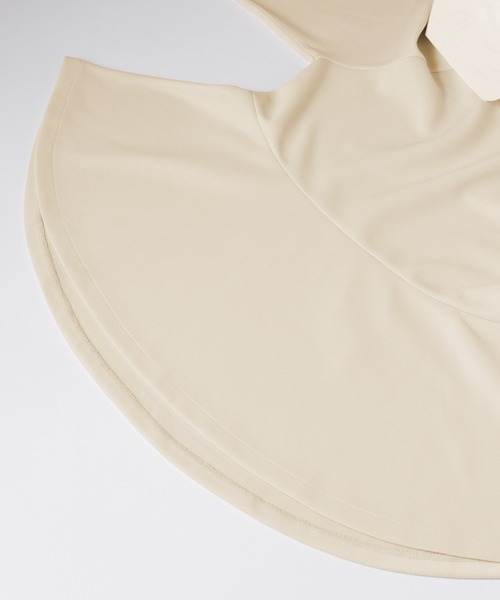 RANAN（ラナン）の「ボリュームスリーブペプラムスウェット（スウェット・レディース・ブラック/ライトベージュ・LL/L/M）」の13枚目の写真