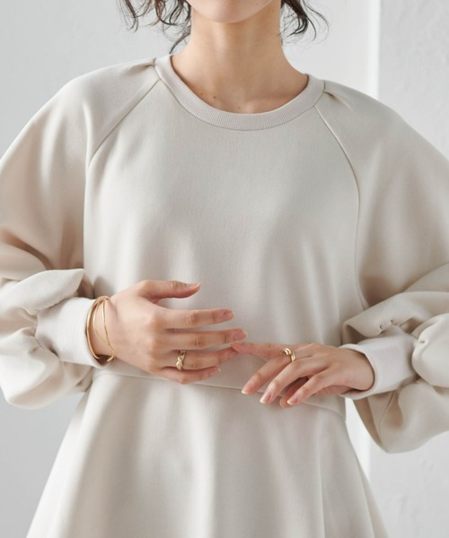 RANAN（ラナン）の「ボリュームスリーブペプラムスウェット（スウェット・レディース・ブラック/ライトベージュ・LL/L/M）」の18枚目の写真