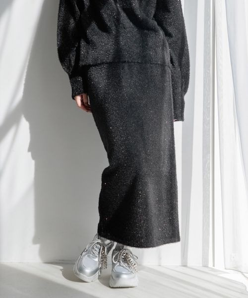 LOWRYS FARM（ローリーズファーム）の「シャギーラメタイトスカート　152819（スカート・レディース・ブラック/グレー・FREE）」の2枚目の写真