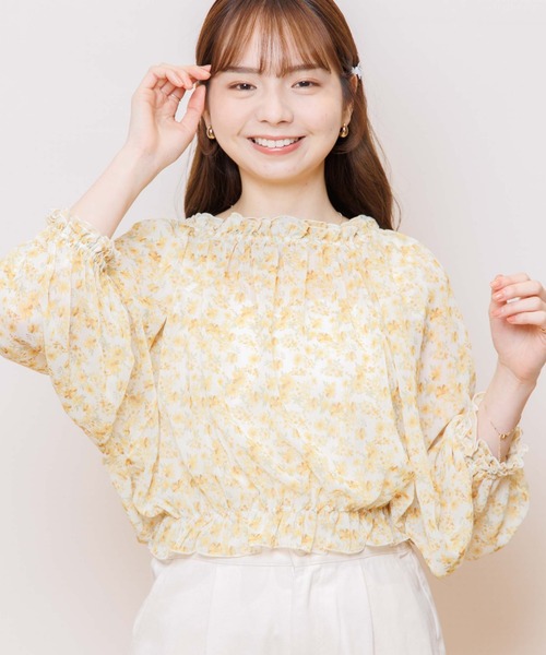 【お値下げ】flower curtain　の　七分袖のブラウス お値下げ】flower curtainの七分袖のブラウス