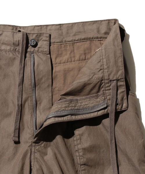 BEAMS PLUS（ビームスプラス）の「ガーメントダイ コットン ナイロン ブッシュパンツ Ⅱ（その他パンツ・メンズ・チャコールグレー/グリーン系その他4/ベージュ/ネイビー・S/M/L）」の17枚目の写真