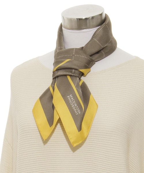 MACKINTOSH PHILOSOPHY（ﾏｯｷﾝﾄｯｼｭ ﾌｨﾛｿﾌｨｰ）の「スカーフ MACINTOSH PHILOSOPHY シルクツイルプリント 68*68（バンダナ/スカーフ・レディース・ブラウン/ブルー系その他2/ベビーピンク・FREE）」の2枚目の写真