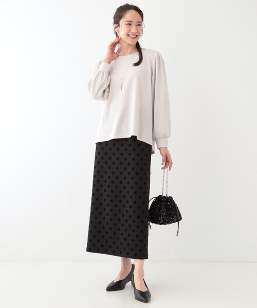 DRESKIP(ドレスキップ)の「【S-LL/2点セット】女性らしく好印象 アクセ付き カットジョーゼット トップス(Tシャツ/カットソー・レディース・ブラック/イエロー系その他/ライトベージュ/ライトグレー・01/02/03/04)」の21枚目の写真