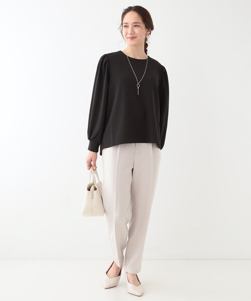 DRESKIP(ドレスキップ)の「【S-LL/2点セット】女性らしく好印象 アクセ付き カットジョーゼット トップス(Tシャツ/カットソー・レディース・ブラック/イエロー系その他/ライトベージュ/ライトグレー・01/02/03/04)」の8枚目の写真