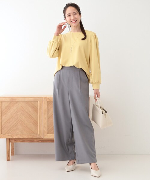 DRESKIP(ドレスキップ)の「【S-LL/2点セット】女性らしく好印象 アクセ付き カットジョーゼット トップス(Tシャツ/カットソー・レディース・ブラック/イエロー系その他/ライトベージュ/ライトグレー・01/02/03/04)」の12枚目の写真