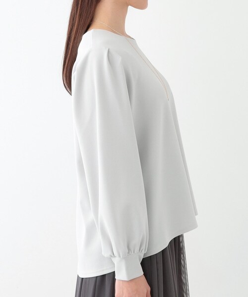 DRESKIP(ドレスキップ)の「【S-LL/2点セット】女性らしく好印象 アクセ付き カットジョーゼット トップス(Tシャツ/カットソー・レディース・ブラック/イエロー系その他/ライトベージュ/ライトグレー・01/02/03/04)」の15枚目の写真