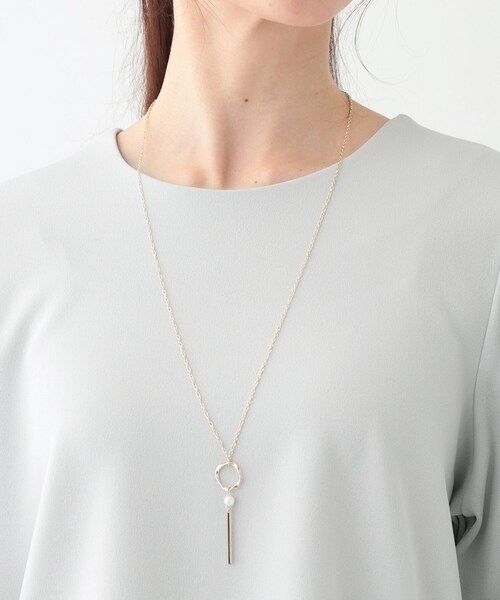 DRESKIP(ドレスキップ)の「【S-LL/2点セット】女性らしく好印象 アクセ付き カットジョーゼット トップス(Tシャツ/カットソー・レディース・ブラック/イエロー系その他/ライトベージュ/ライトグレー・01/02/03/04)」の17枚目の写真