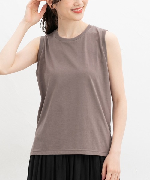 Honeys（ハニーズ）の「【ハニさら・接触冷感・ＵＶカット】きれいめタンクトップ（タンクトップ・レディース・オフホワイト/グレイッシュブルー/グレイッシュベージュ/ブラック/オレンジ/ネイビー/モカ/ブラウン/ダークグリーン・L/LL/M/S）」の5枚目の写真