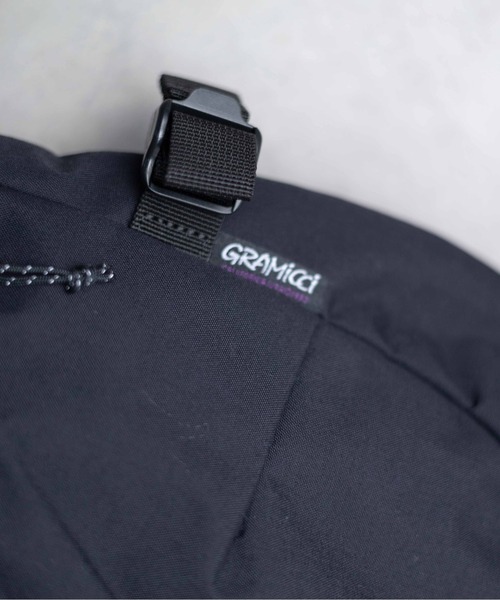 Gramicci（グラミチ）の「【GRAMICCI(グラミチ) 】CORDURA SLING BAG（ボディバッグ/ウエストポーチ・メンズ・オリーブ/ブラック・FREE）」の3枚目の写真