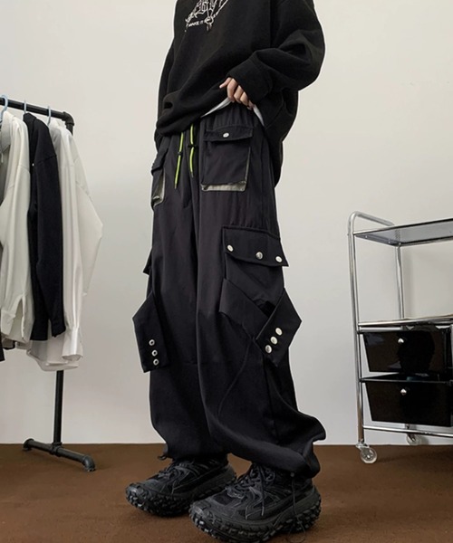 SEN TOKYO(セントーキョー)の「ルーズワイドレッグドロストカーゴパンツ(カーゴパンツ・レディース・ブラック・L/M)」の5枚目の写真