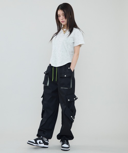 SEN TOKYO(セントーキョー)の「ルーズワイドレッグドロストカーゴパンツ(カーゴパンツ・レディース・ブラック・L/M)」の15枚目の写真