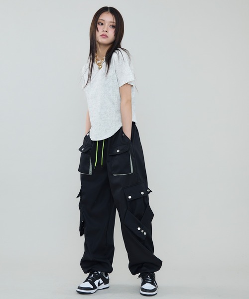 SEN TOKYO(セントーキョー)の「ルーズワイドレッグドロストカーゴパンツ(カーゴパンツ・レディース・ブラック・L/M)」の16枚目の写真