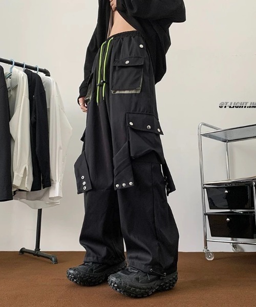 SEN TOKYO(セントーキョー)の「ルーズワイドレッグドロストカーゴパンツ(カーゴパンツ・レディース・ブラック・L/M)」の20枚目の写真