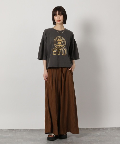 LAKOLE（ラコレ）の「袖フリルカレッジロゴＴ / 325505（Tシャツ/カットソー・レディース・チャコール/オフホワイト/レッド・FREE）」の9枚目の写真