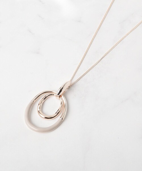 SHOO・LA・RUE(シューラルー)の「オーバル2フープネックレス(ネックレス・レディース・ピンクゴールド/シルバー/ゴールド・00)」の3枚目の写真