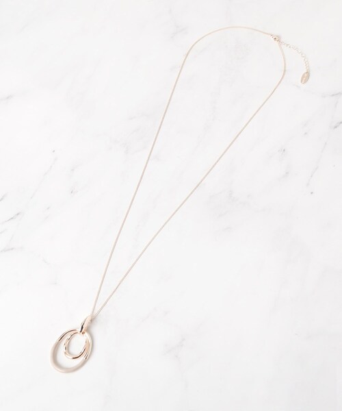 SHOO・LA・RUE(シューラルー)の「オーバル2フープネックレス(ネックレス・レディース・ピンクゴールド/シルバー/ゴールド・00)」の6枚目の写真