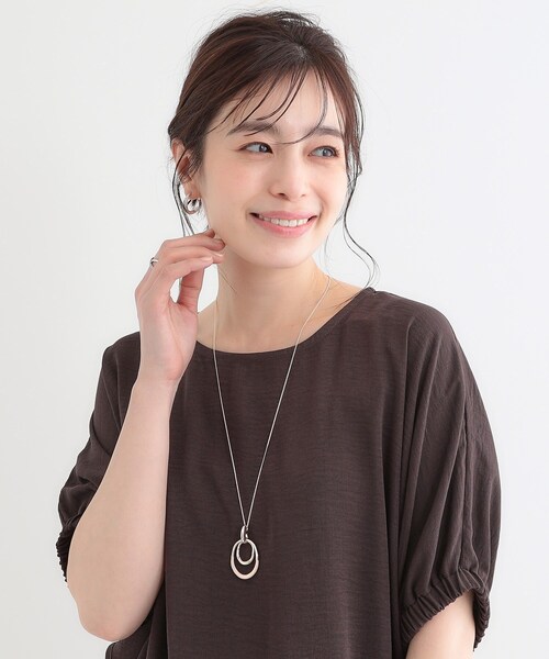 SHOO・LA・RUE(シューラルー)の「オーバル2フープネックレス(ネックレス・レディース・ピンクゴールド/シルバー/ゴールド・00)」の8枚目の写真
