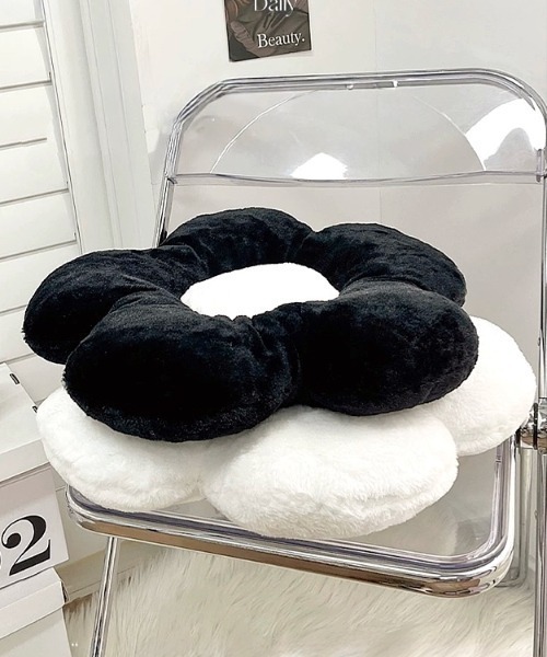 セール】ふわふわモノトーンフラワークッション（クッション