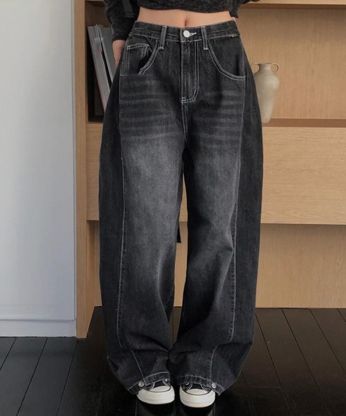 MEMECLE(メメクル)の「【 MEMECLE / メメクル 】ワイドヴィンテージサイドタックデニムパンツ(デニムパンツ・レディース・ブルー/ブラック/ライトブルー・M/S/L)」の2枚目の写真