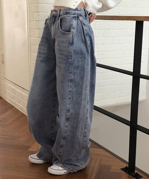 MEMECLE(メメクル)の「【 MEMECLE / メメクル 】ワイドヴィンテージサイドタックデニムパンツ(デニムパンツ・レディース・ブルー/ブラック/ライトブルー・M/S/L)」の21枚目の写真
