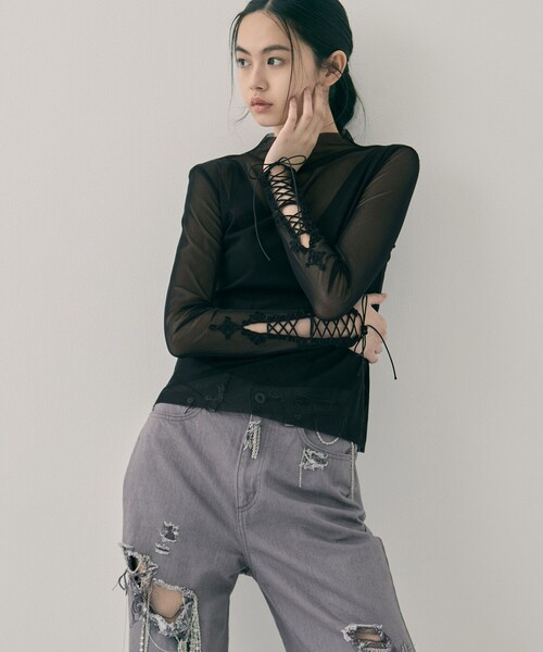 tanakadaisuke(タナカダイスケ)の「【tanakadaisuke/タナカダイスケ】lace up sleeve sheer tops/レースアップスリーブシアートップス(Tシャツ/カットソー・レディース・ブラック/ベージュ・FREE)」の6枚目の写真