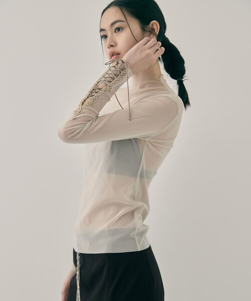 tanakadaisuke(タナカダイスケ)の「【tanakadaisuke/タナカダイスケ】lace up sleeve sheer tops/レースアップスリーブシアートップス(Tシャツ/カットソー・レディース・ブラック/ベージュ・FREE)」の9枚目の写真