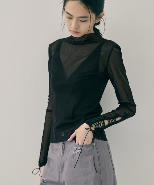 tanakadaisuke(タナカダイスケ)の「【tanakadaisuke/タナカダイスケ】lace up sleeve sheer tops/レースアップスリーブシアートップス(Tシャツ/カットソー・レディース・ブラック/ベージュ・FREE)」の13枚目の写真