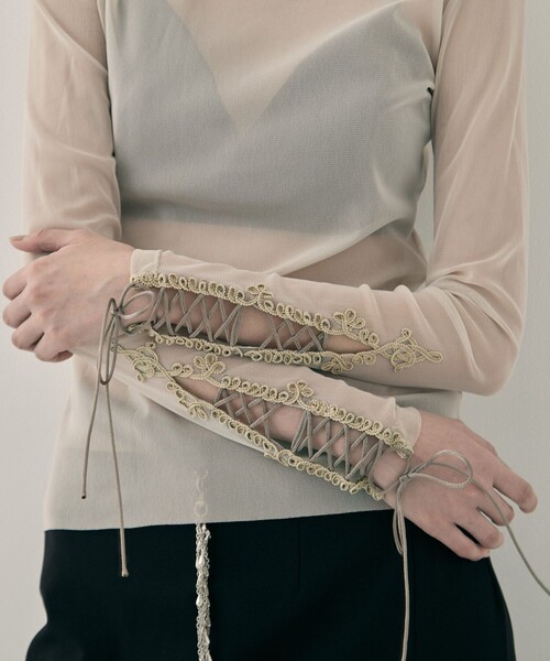 tanakadaisuke(タナカダイスケ)の「【tanakadaisuke/タナカダイスケ】lace up sleeve sheer tops/レースアップスリーブシアートップス(Tシャツ/カットソー・レディース・ブラック/ベージュ・FREE)」の21枚目の写真