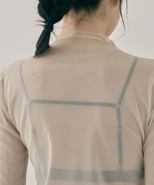 tanakadaisuke(タナカダイスケ)の「【tanakadaisuke/タナカダイスケ】lace up sleeve sheer tops/レースアップスリーブシアートップス(Tシャツ/カットソー・レディース・ブラック/ベージュ・FREE)」の22枚目の写真