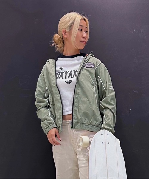 ROXY(ロキシー)の「ANYWHERE YOU WANT /ロキシーワンポイントナイロンジャケット(ブルゾン・レディース・ブラック/グリーン・SMALL/MEDIUM/LARGE)」の1枚目の写真