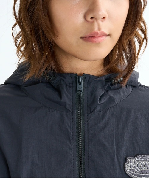 ROXY(ロキシー)の「ANYWHERE YOU WANT /ロキシーワンポイントナイロンジャケット(ブルゾン・レディース・ブラック/グリーン・SMALL/MEDIUM/LARGE)」の11枚目の写真