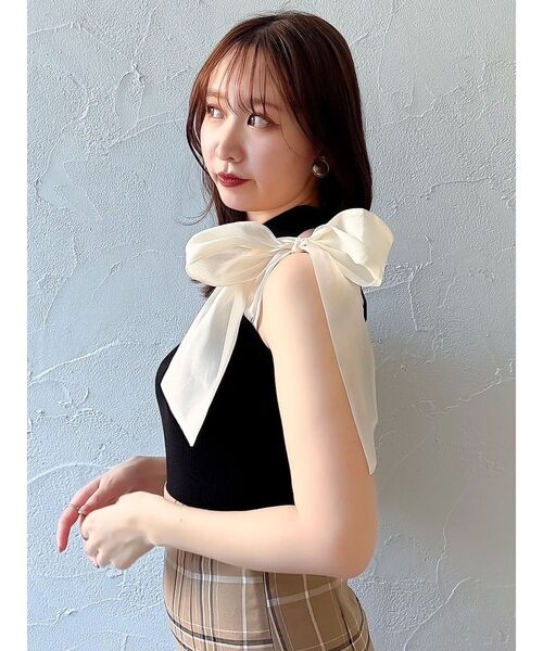 dazzlin（ダズリン）の「ワンショルリボンノースリトップス（ニット/セーター・レディース・オフホワイト/グレー/ブラック・FREE）」の13枚目の写真