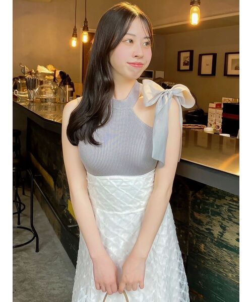 dazzlin（ダズリン）の「ワンショルリボンノースリトップス（ニット/セーター・レディース・オフホワイト/グレー/ブラック・FREE）」の17枚目の写真