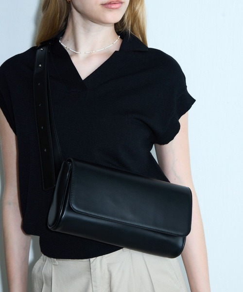 COLONY 2139（コロニートゥーワンスリーナイン）の「スクエアボディーバッグ（ボディバッグ/ウエストポーチ・レディース・ブラック/ブラウン・FREE）」の2枚目の写真