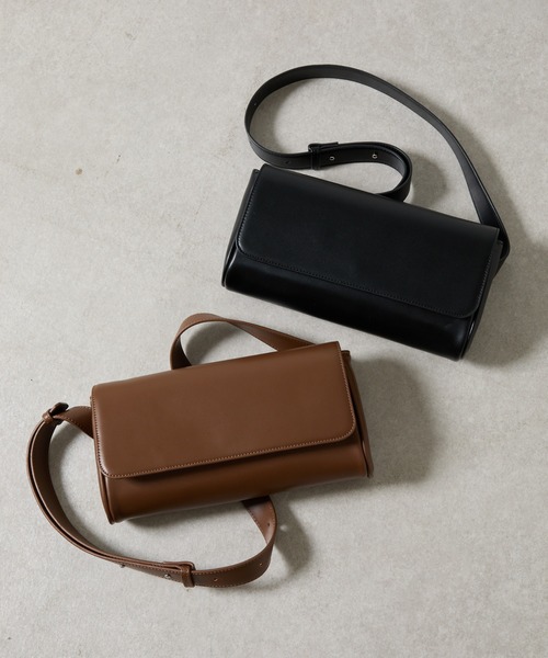 COLONY 2139（コロニートゥーワンスリーナイン）の「スクエアボディーバッグ（ボディバッグ/ウエストポーチ・レディース・ブラック/ブラウン・FREE）」の3枚目の写真