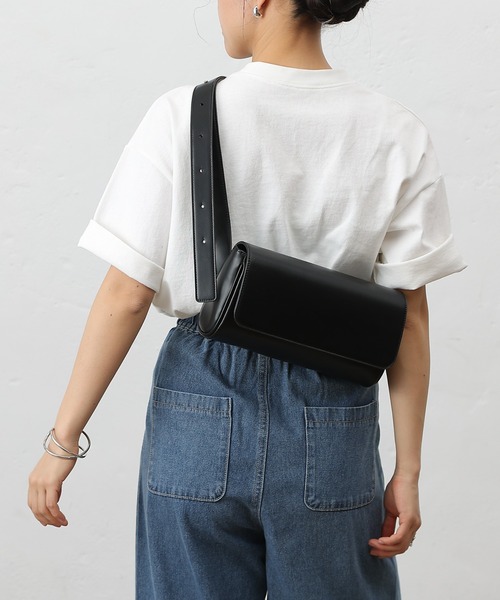 COLONY 2139（コロニートゥーワンスリーナイン）の「スクエアボディーバッグ（ボディバッグ/ウエストポーチ・レディース・ブラック/ブラウン・FREE）」の6枚目の写真