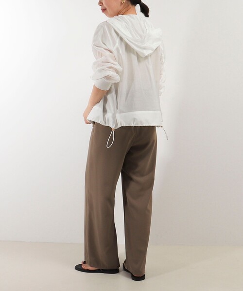 MICO COULIER（ミコクリエ）の「オーガンジーグログランフードブルゾン（ブルゾン・レディース・オフホワイト/ネイビー/グレイッシュベージュ・38）」の6枚目の写真