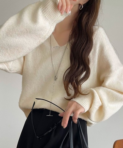 classicalelf（クラシカルエルフ）の「ふわっと軽やか◎メランジ調Vネックニットプルオーバー（長袖）（ニット/セーター・レディース・ベージュ/チャコール/イエロー/ブラウン/ブルーグレー/アイボリー・LARGE/MEDIUM/SMALL/X-LARGE）」の2枚目の写真