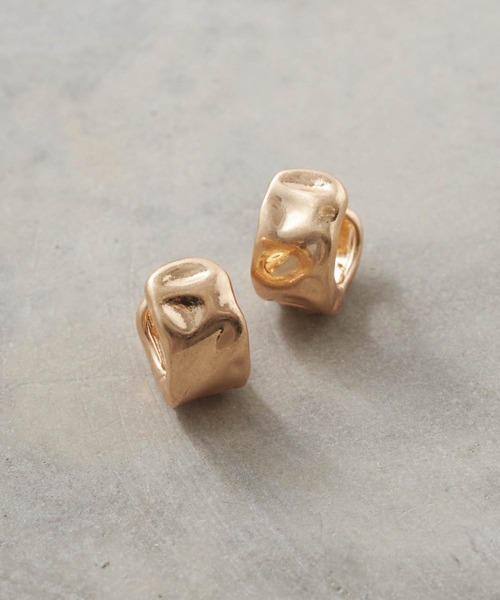 GOLDY(ゴールディ)の「バンピー フープ ワンタッチ ピアス(ピアス(両耳用)・レディース・ゴールド/シルバー/ゴールド系その他/シルバー系その他・FREE)」の6枚目の写真