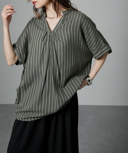 Soiunique（スワユニーク）の「スキッパー衿タック入デザイン半袖シャツ ［Soiunique］（シャツ/ブラウス・レディース・ブラック系/カーキ系/ネイビー系・M/L）」の10枚目の写真