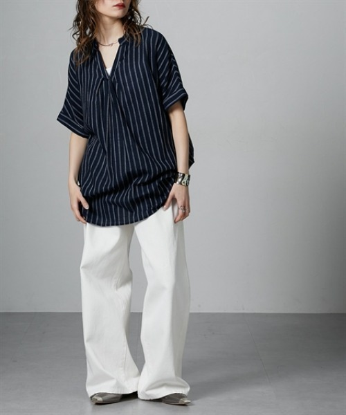 Soiunique（スワユニーク）の「スキッパー衿タック入デザイン半袖シャツ ［Soiunique］（シャツ/ブラウス・レディース・ブラック系/カーキ系/ネイビー系・M/L）」の19枚目の写真