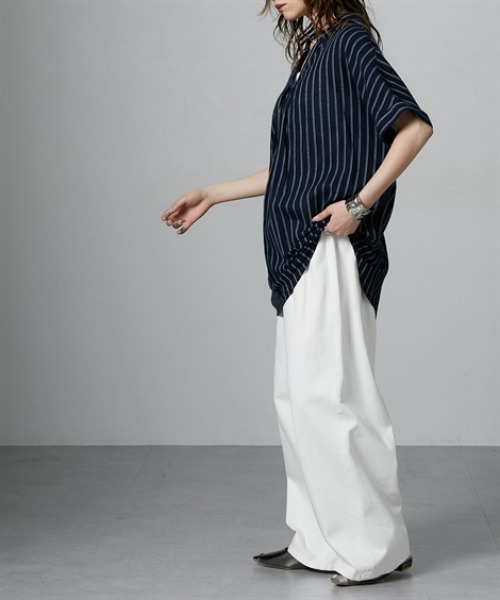 Soiunique（スワユニーク）の「スキッパー衿タック入デザイン半袖シャツ ［Soiunique］（シャツ/ブラウス・レディース・ブラック系/カーキ系/ネイビー系・M/L）」の21枚目の写真