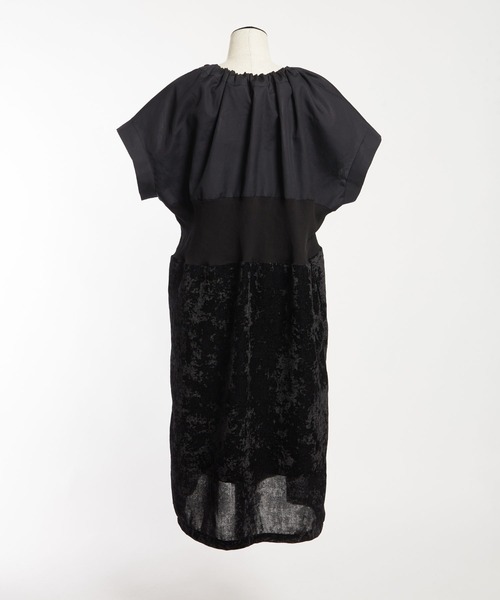 gomme（ゴム）の「クラッシュベルベット　ビジューワンピース（ワンピース・レディース・ブラック・MEDIUM）」の6枚目の写真