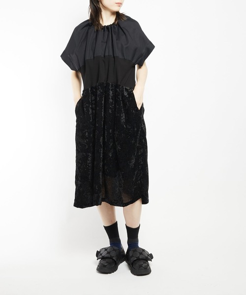 gomme（ゴム）の「クラッシュベルベット　ビジューワンピース（ワンピース・レディース・ブラック・MEDIUM）」の16枚目の写真