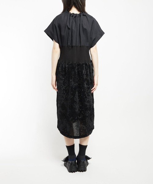 gomme（ゴム）の「クラッシュベルベット　ビジューワンピース（ワンピース・レディース・ブラック・MEDIUM）」の19枚目の写真