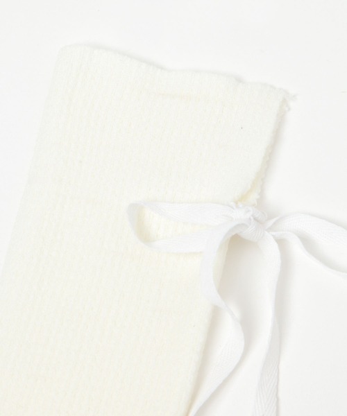 FOREVER 21（フォーエバー トゥエンティーワン）の「リボン付きレッグウォーマー（レッグウォーマー・レディース・ホワイト系その他・FREE）」の5枚目の写真