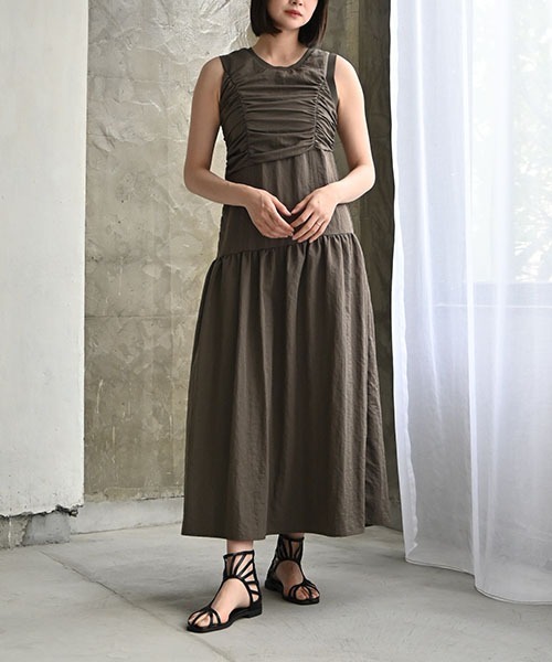 セール】thick box pleats bare OP（ワンピース）｜WILLFULLY