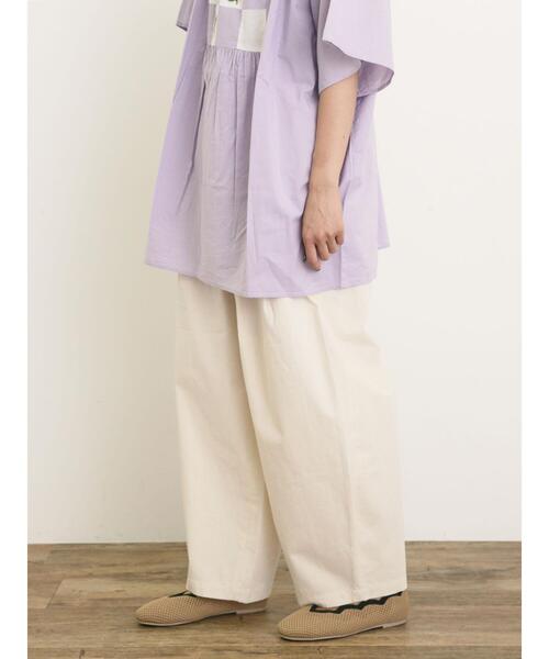 Samansa Mos2（サマンサ モスモス）の「【M/Lサイズ】パン屋さんみたいなタックパンツ（その他パンツ・レディース・チャコールグレー/オフホワイト/ベージュ・M/L）」の2枚目の写真